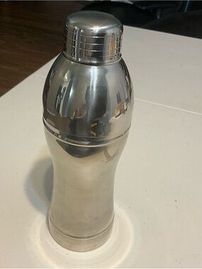 Grey Goose Stainless Steel Cocktail Shaker Bottle Vodka Barware Silv